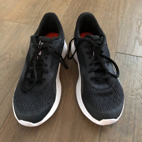 Reebok Energen Run Lace Up Running Shoes w Memory Tech Black, Gray, White Sz 6 - Picture 3 of 11